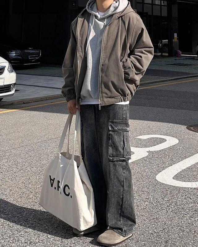气穿搭这3套时尚有范尽显潮男魅力！AG真人app男生“冬季必备”的帅
