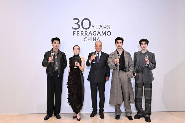 Goose加拿大鹅“共话青皑”沉浸式体验之旅 于成都开启传承、文化与自然的对话AG真人时尚WEEKLY|一朵棉花改变世界 全棉时代溯源纪录片上线Canada(图1) Goose加拿大鹅“共话青皑”沉浸式体验之旅 于成都开启传承、文化与自然的对话AG真人时尚WEEKLY|一朵棉花改变世界 全棉时代溯源纪录片上线Canada(图1)